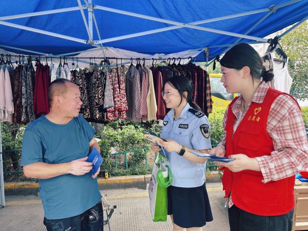 汊澗鎮：普法宣傳進集市  權益守護在身邊