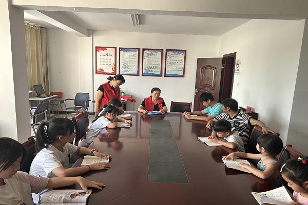 井亭村關工委舉辦“書香潤澤童年”兒童讀書會