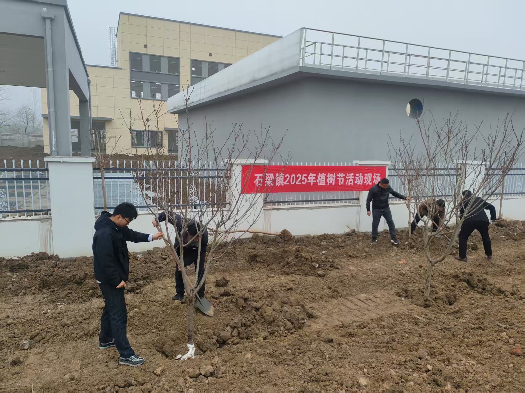 石街社區：“植”此青綠，共赴春天之約