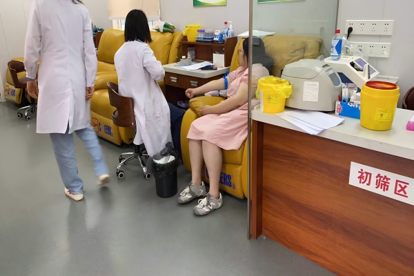 新街鎮石廟村：黨員干部踴躍獻血 傳遞愛心正能量