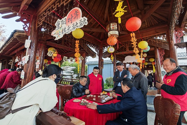 九九重陽暖金秋！滁州市“最美金婚·九九重陽”千秋公益集市溫情綻放