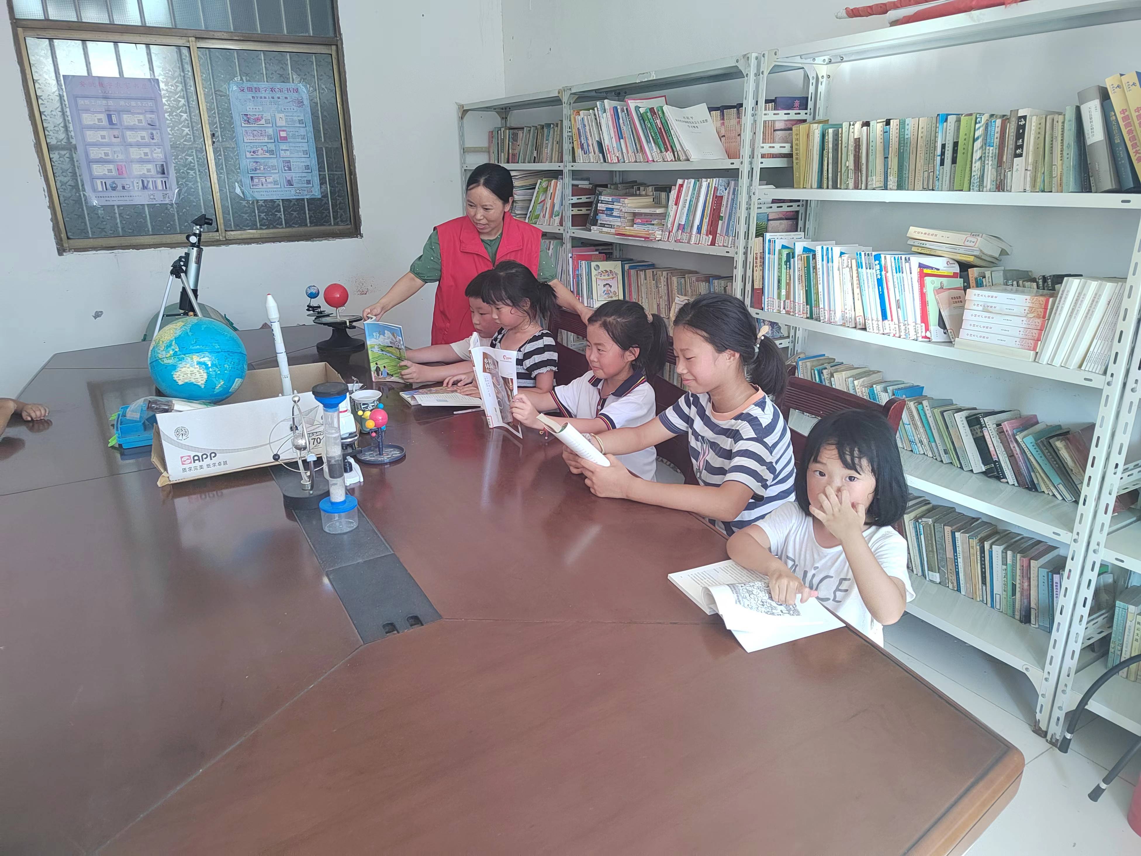 鮑橋村農家書屋開展科普閱讀活動